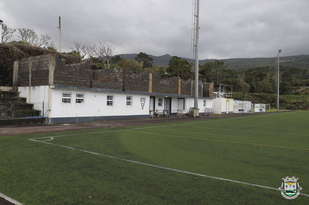Câmara apoia beneficiação do campo do Vitória FC