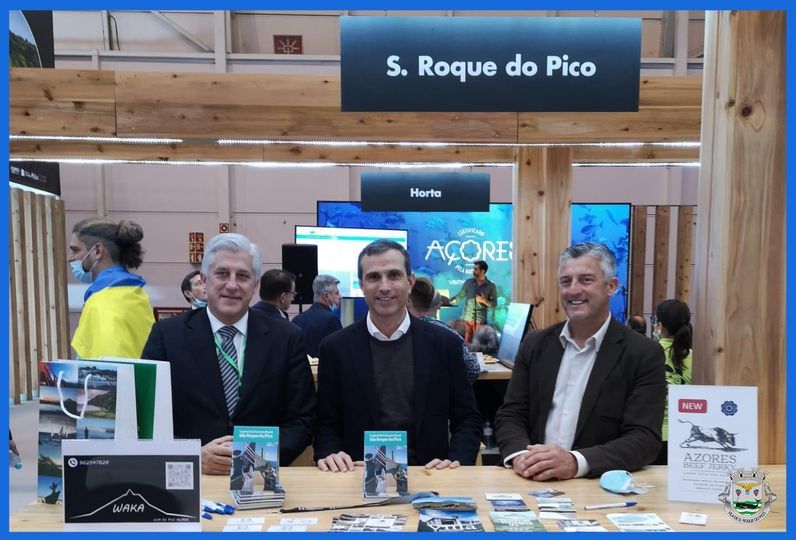 PAULETA VISITA STAND DA CAPITAL DO TURISMO RURAL