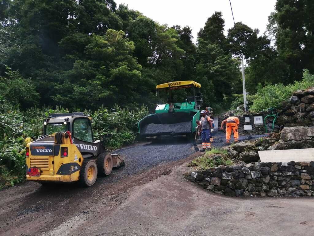 REPAVIMENTAÇÃO NA RUA DOS PIQUINHOS CONCLUÍDA