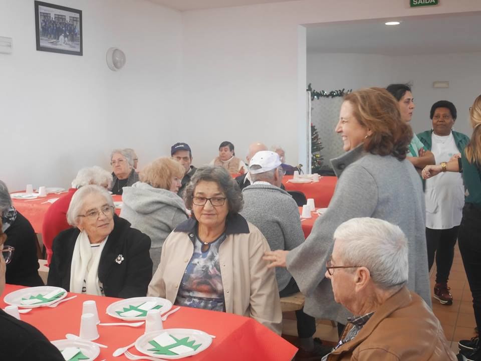 Dia Internacional do Voluntariado: Almoço de Natal dos Idosos