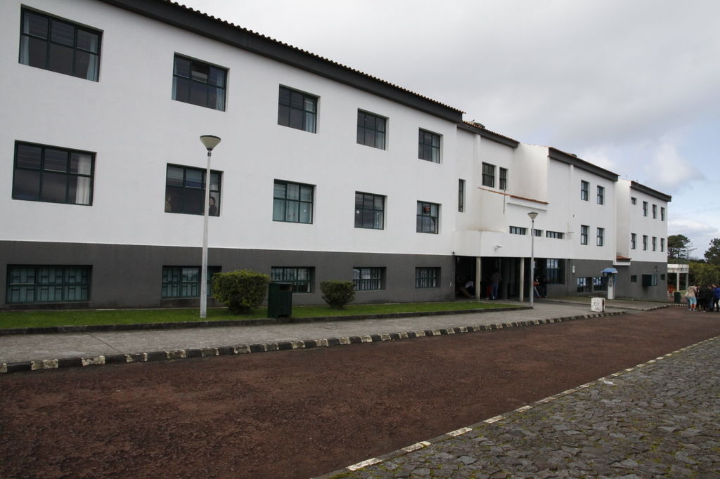 Câmara de São Roque apoia Escola na aquisição de equipamentos informáticos