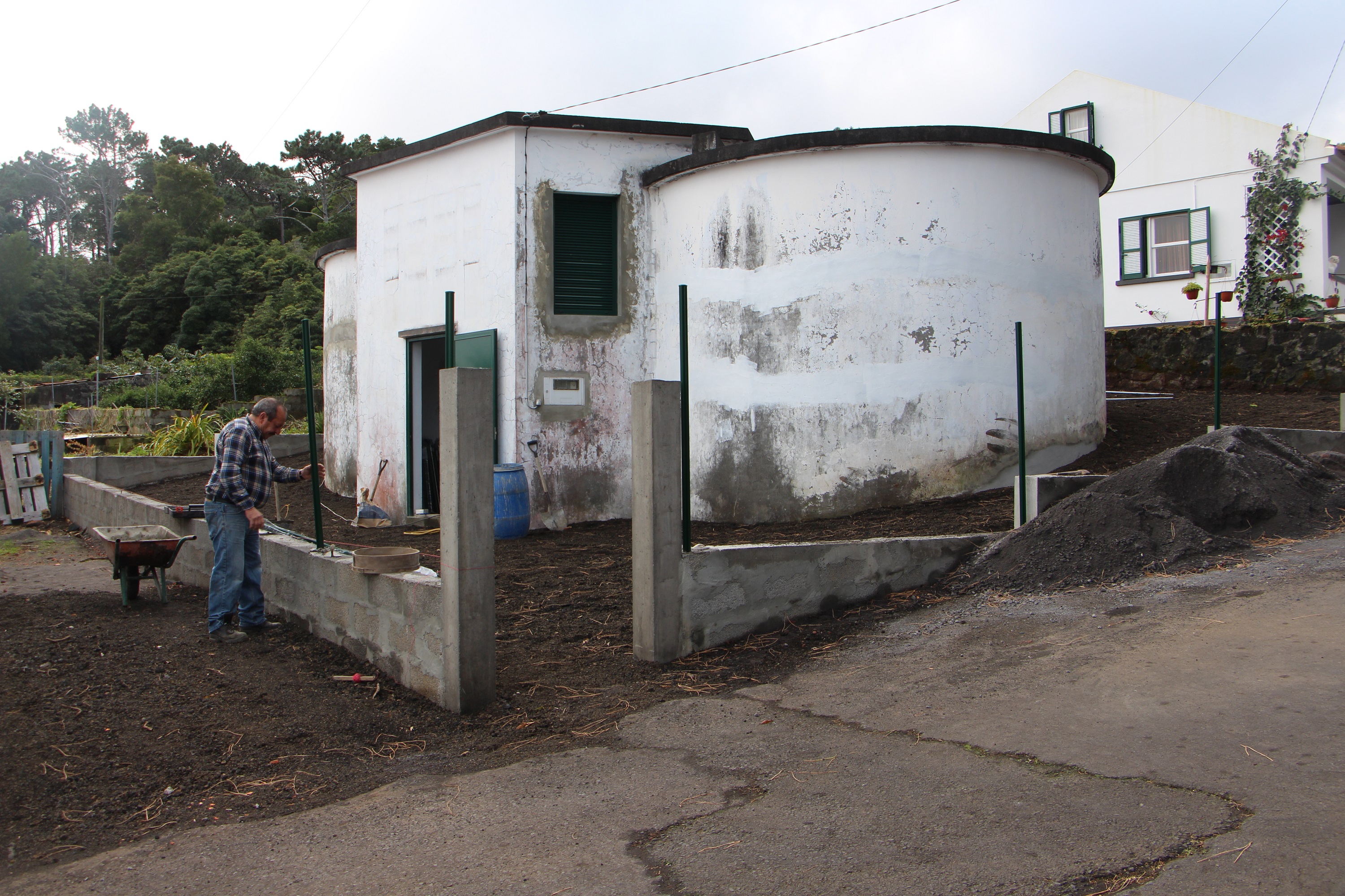 Obras de manutenção no reservatório do Mestre Carlos