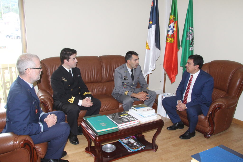 Presidente de São Roque  recebeu Oficiais das Forças Armadas