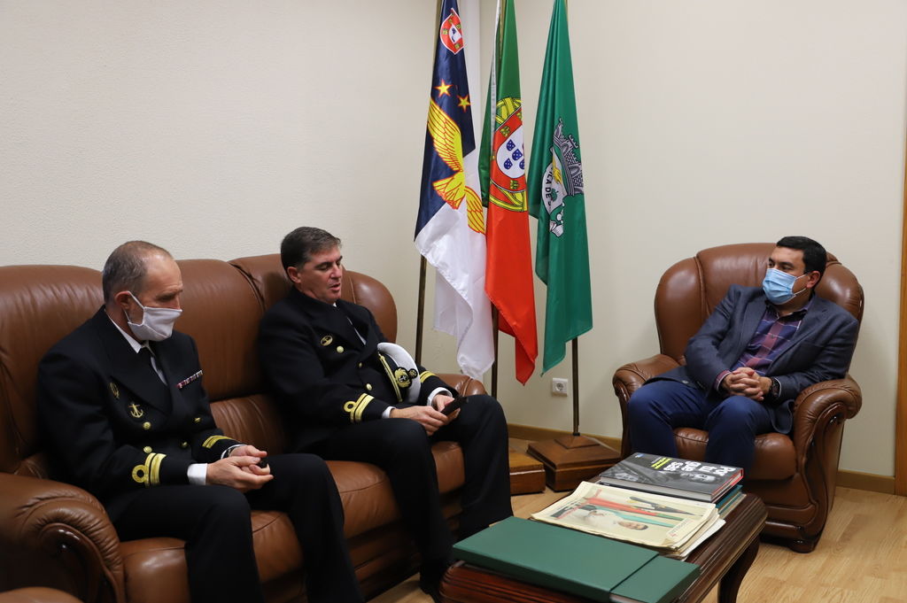 Presidente da Câmara de São roque do Pico recebeu novo Adjunto do Comandante do Porto da Horta