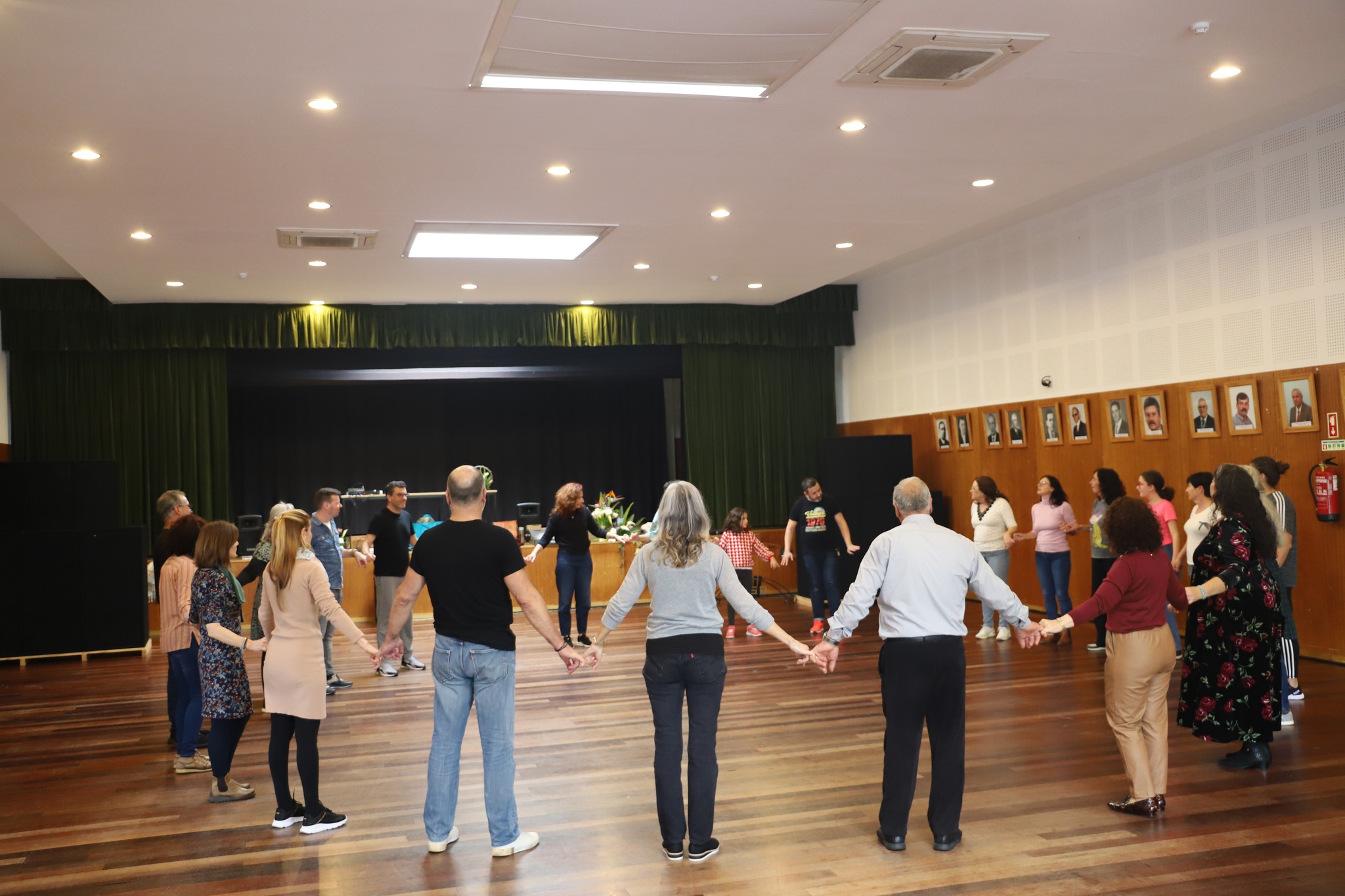 Workshop de Danças Tradicionais do Mundo promovido pelo Município de São Roque 