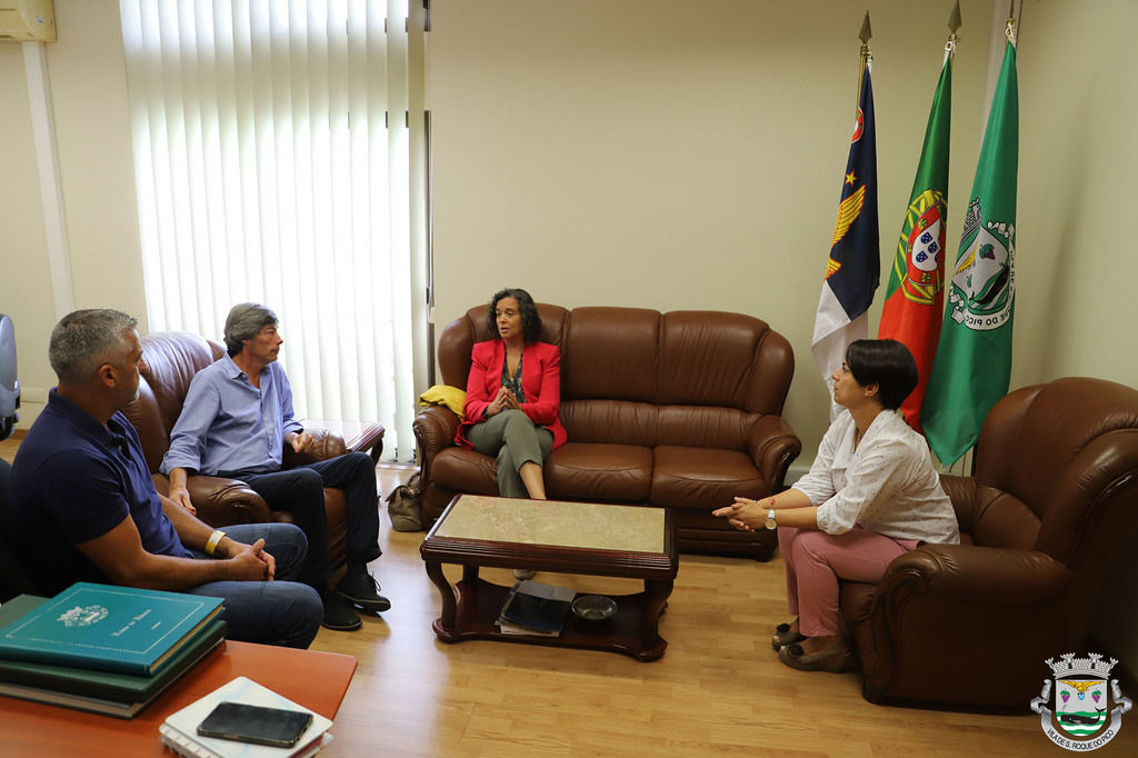 LUIS FILIPE SILVA RECEBEU SECRETÁRIA REGIONAL DA EDUCAÇÃO E DOS ASSUNTOS CULTURAIS