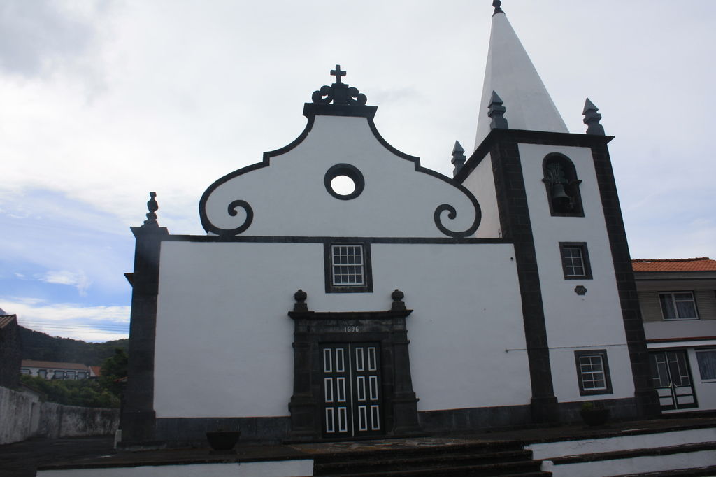 Câmara Municipal de São Roque do Pico apoia reabilitação da Igreja de Santo António