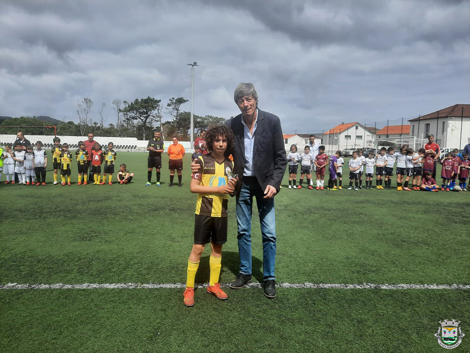 PRESIDENTE DA CÂMARA DE SÃO ROQUE DO PICO MARCOU PRESENÇA NA FESTA DO 71º ANIVERSÁRIO DO VITÓRIA FUTEBOL CLUBE