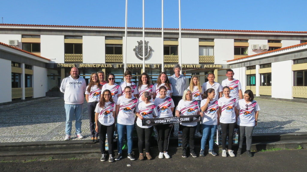 CÂMARA DE SÃO ROQUE RECEBE EQUIPA FEMININA DO VITÓRIA FUTEBOL CLUBE