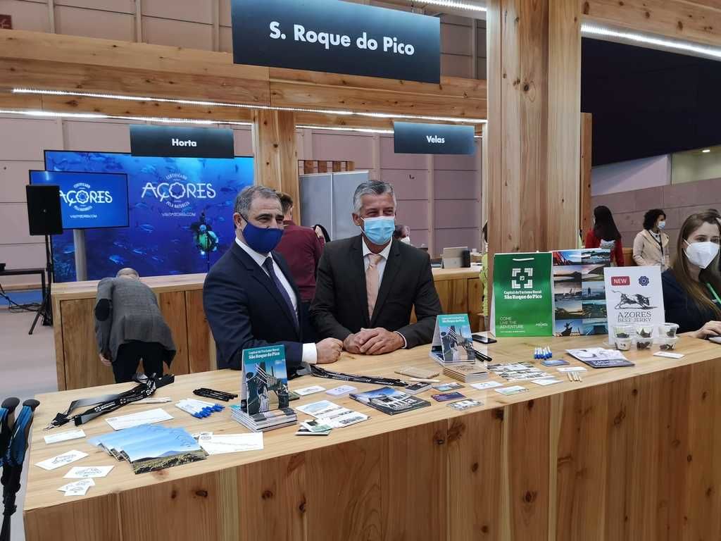 PRESIDENTE DO GOVERNO DOS AÇORES VISITA STAND DA CAPITAL DO TURISMO RURAL