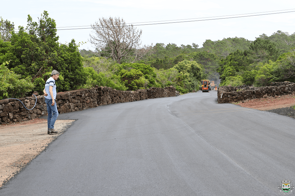 PRESIDENTE VISITA OBRAS DE REPAVIMENTAÇÃO